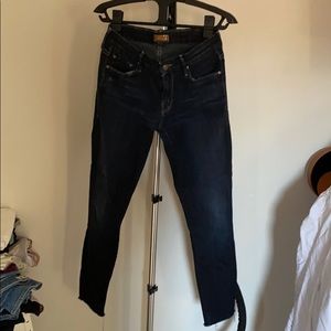 Mother Jeans. Frayed dark denim jeans. Mid rise.